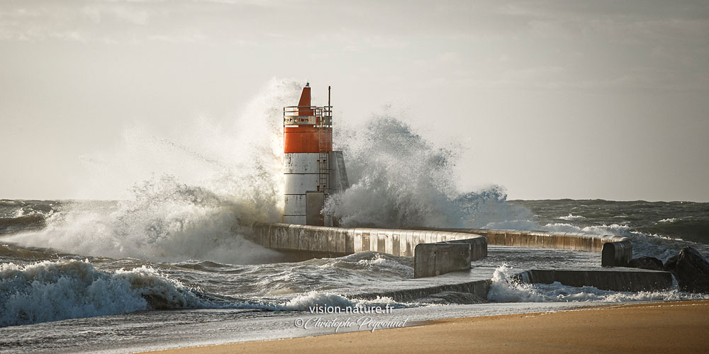 Phare de Capbreton pendant la tempête